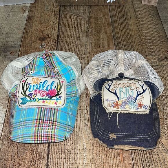 Bundle of 2 embroidered distressed SnapBack trucker hats - Picture 1 of 14